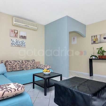 Holiday Home Darius With Hot Tub มาคาร์สกา ภายนอก รูปภาพ