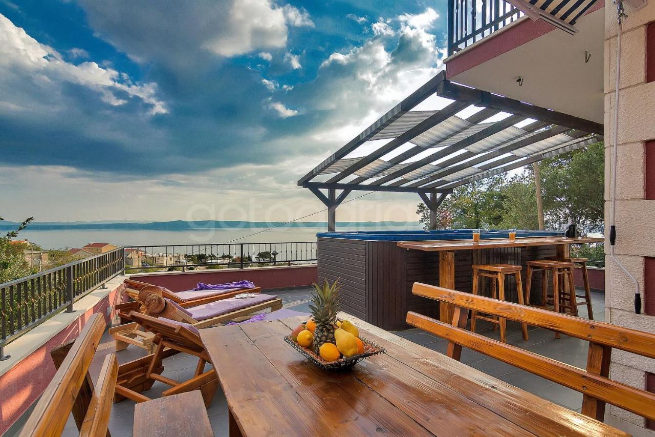 Holiday Home Darius With Hot Tub มาคาร์สกา ภายนอก รูปภาพ