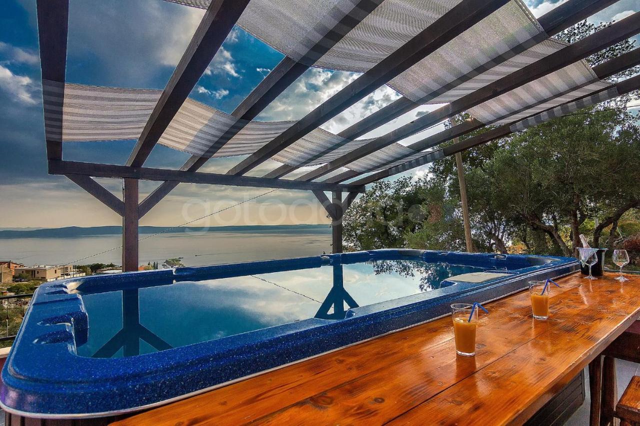 Holiday Home Darius With Hot Tub มาคาร์สกา ภายนอก รูปภาพ